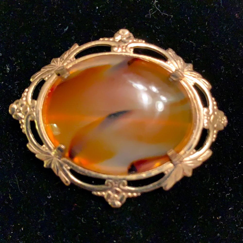 Vtg. LSP and Co. agate brooch. 12k gold filled.